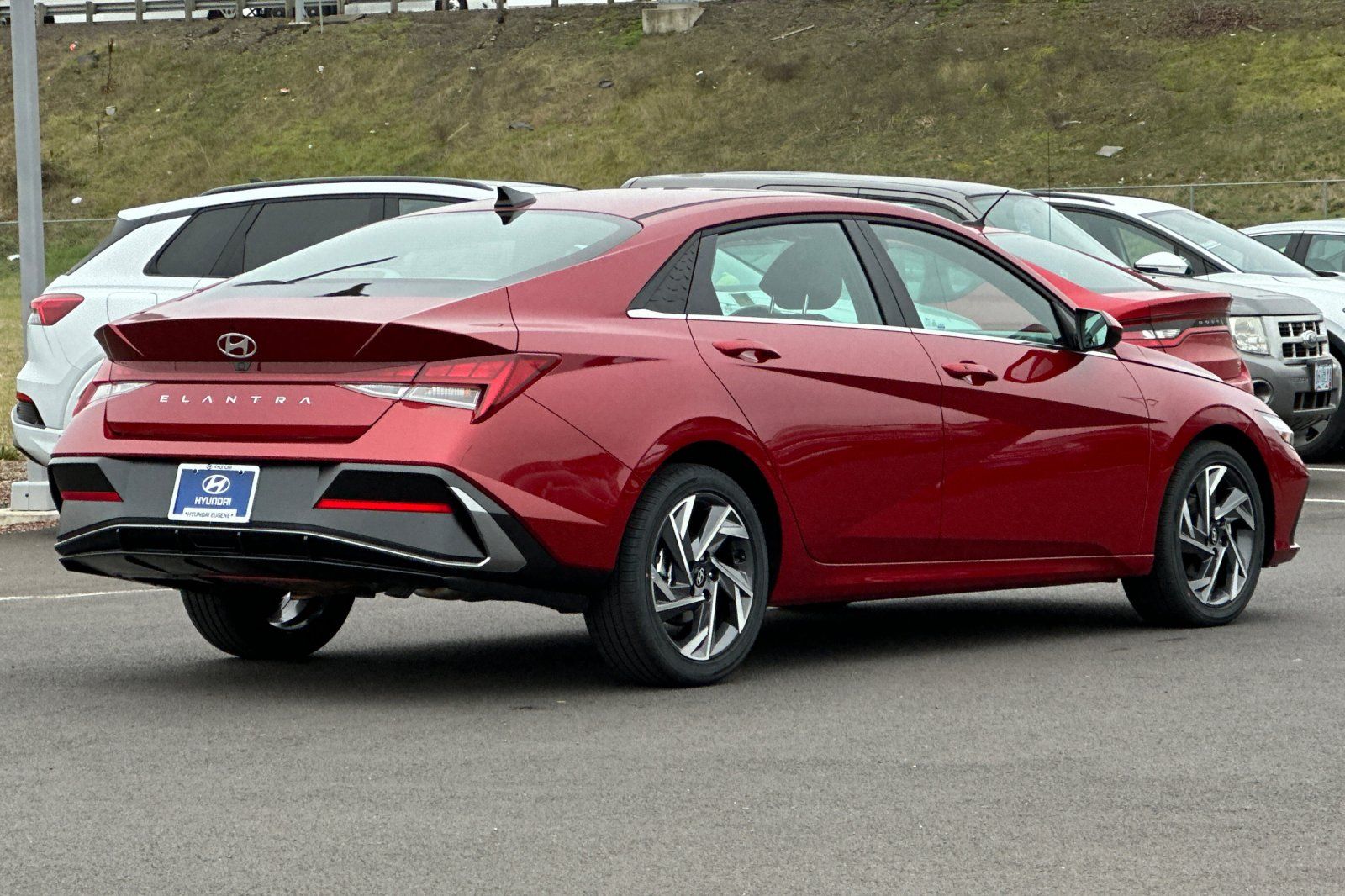 2025 Hyundai Elantra SEL Convenience photo 3