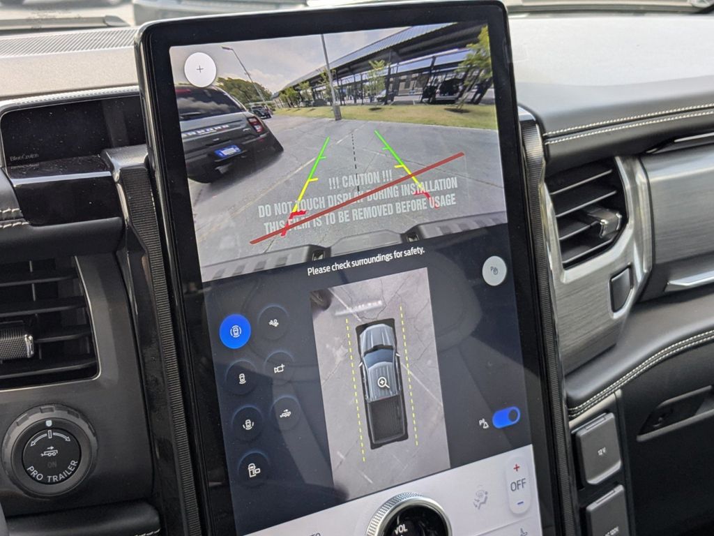 2025 Ford F-150 Lightning Platinum photo 20
