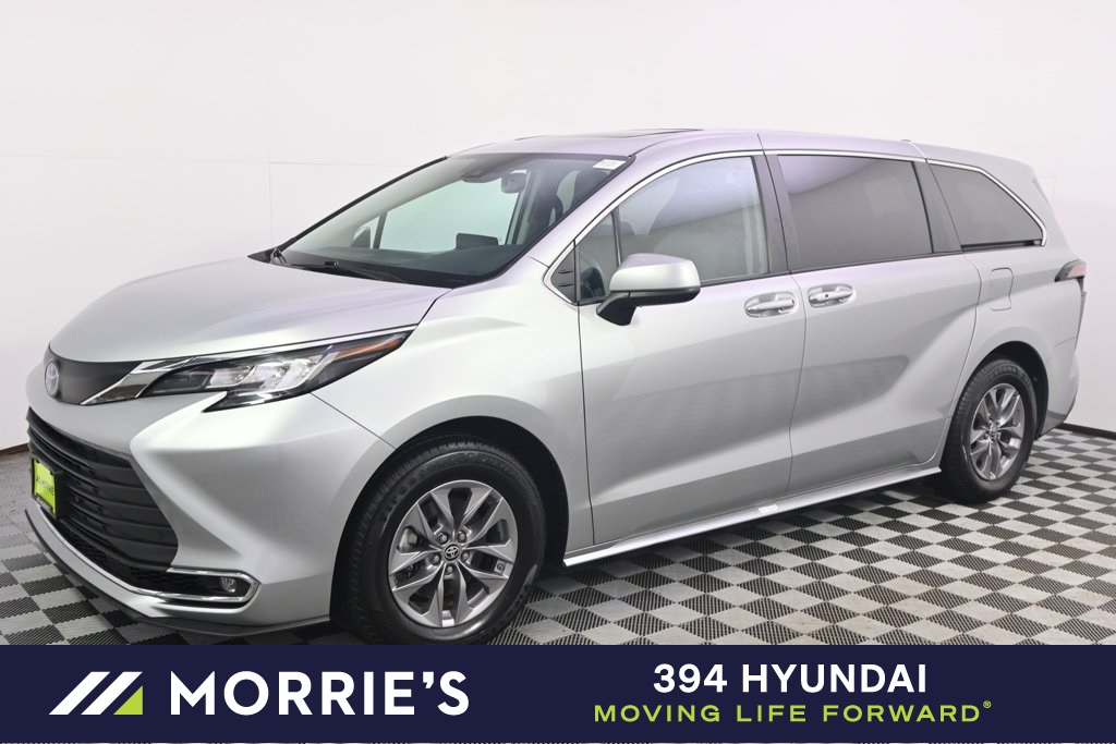 Used 2022 Toyota Sienna XLE with VIN 5TDYSKFC8NS071252 for sale in St. Louis Park, Minnesota