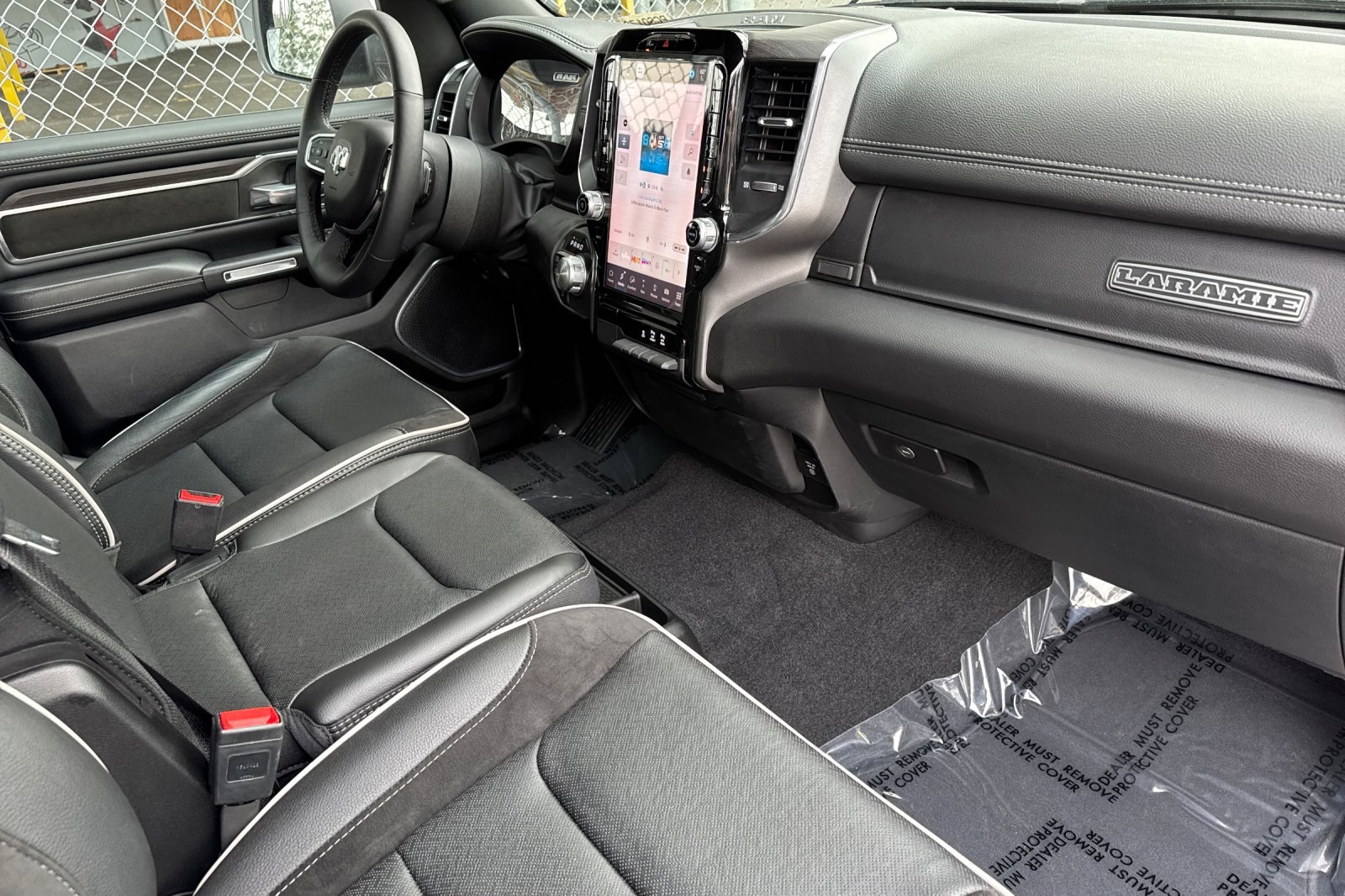 2025 Ram 1500 Laramie photo 15