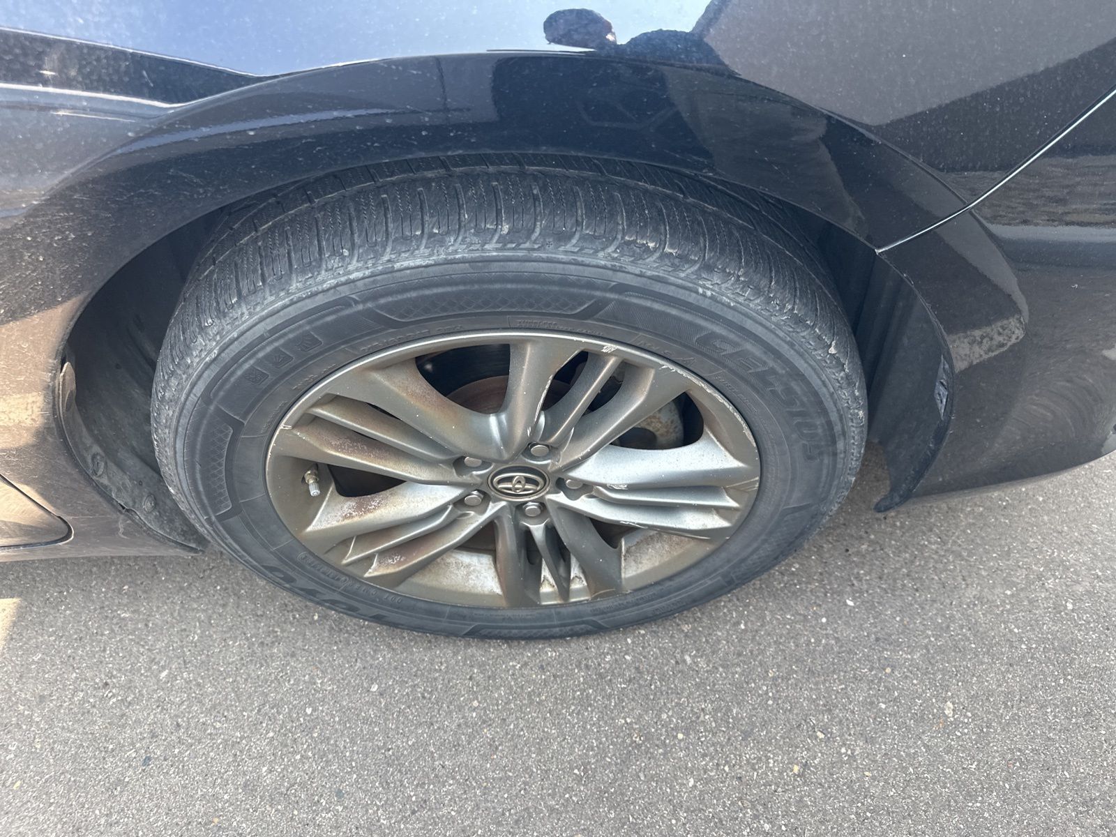 2016 Toyota Camry XLE photo 5