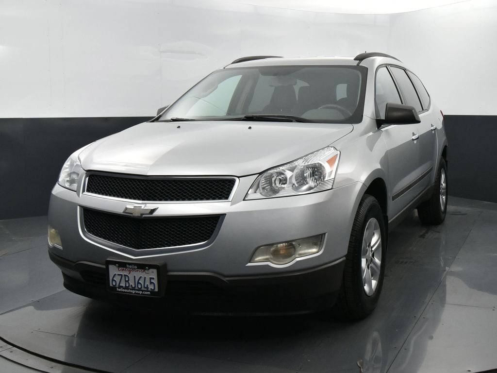 2012 Chevrolet Traverse LS photo 2