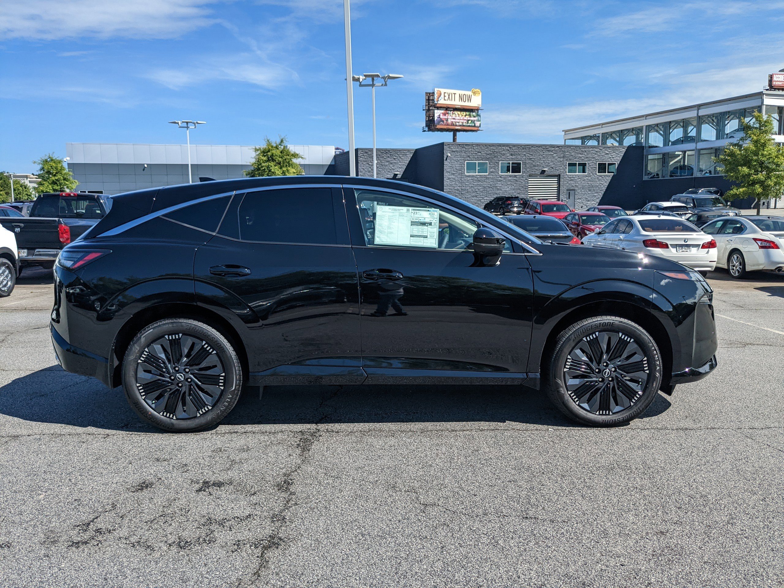 2025 Nissan Murano Platinum photo 2