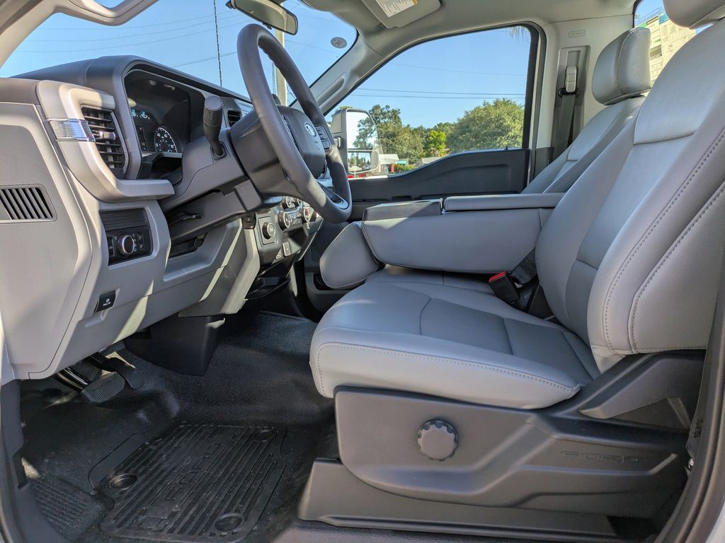 2026 Ford F-250 XL photo 17