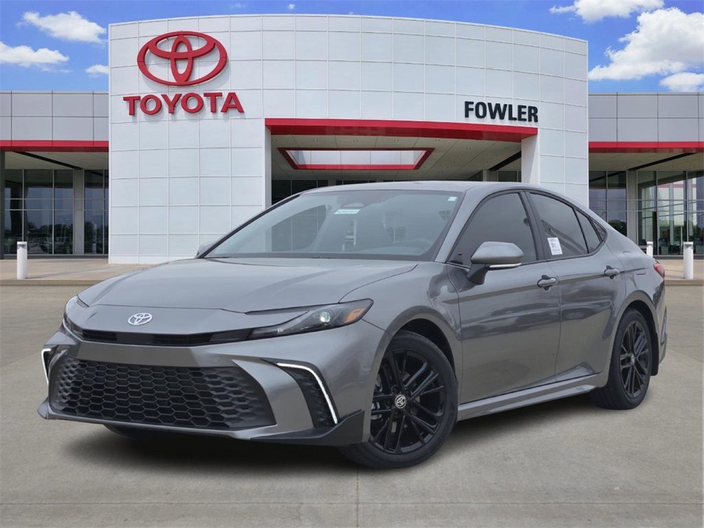 2026 Toyota Camry SE's photo