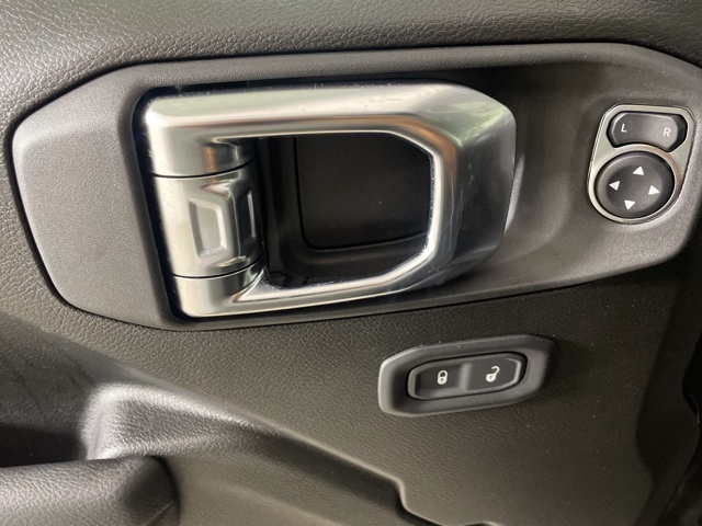 2025 Jeep Gladiator Sport S photo 18