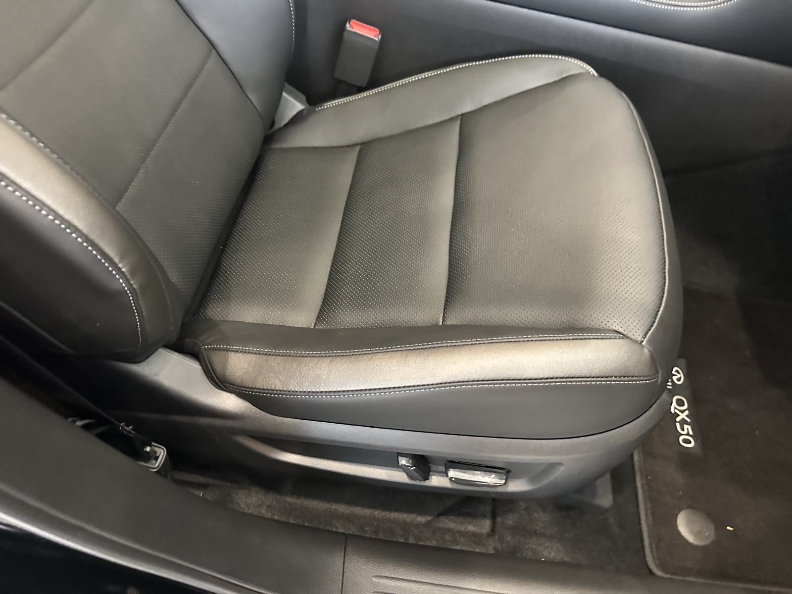 2025 Infiniti QX50 Luxe AWD photo 39