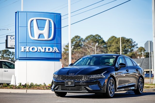 2023 Kia K5 LXS's photo