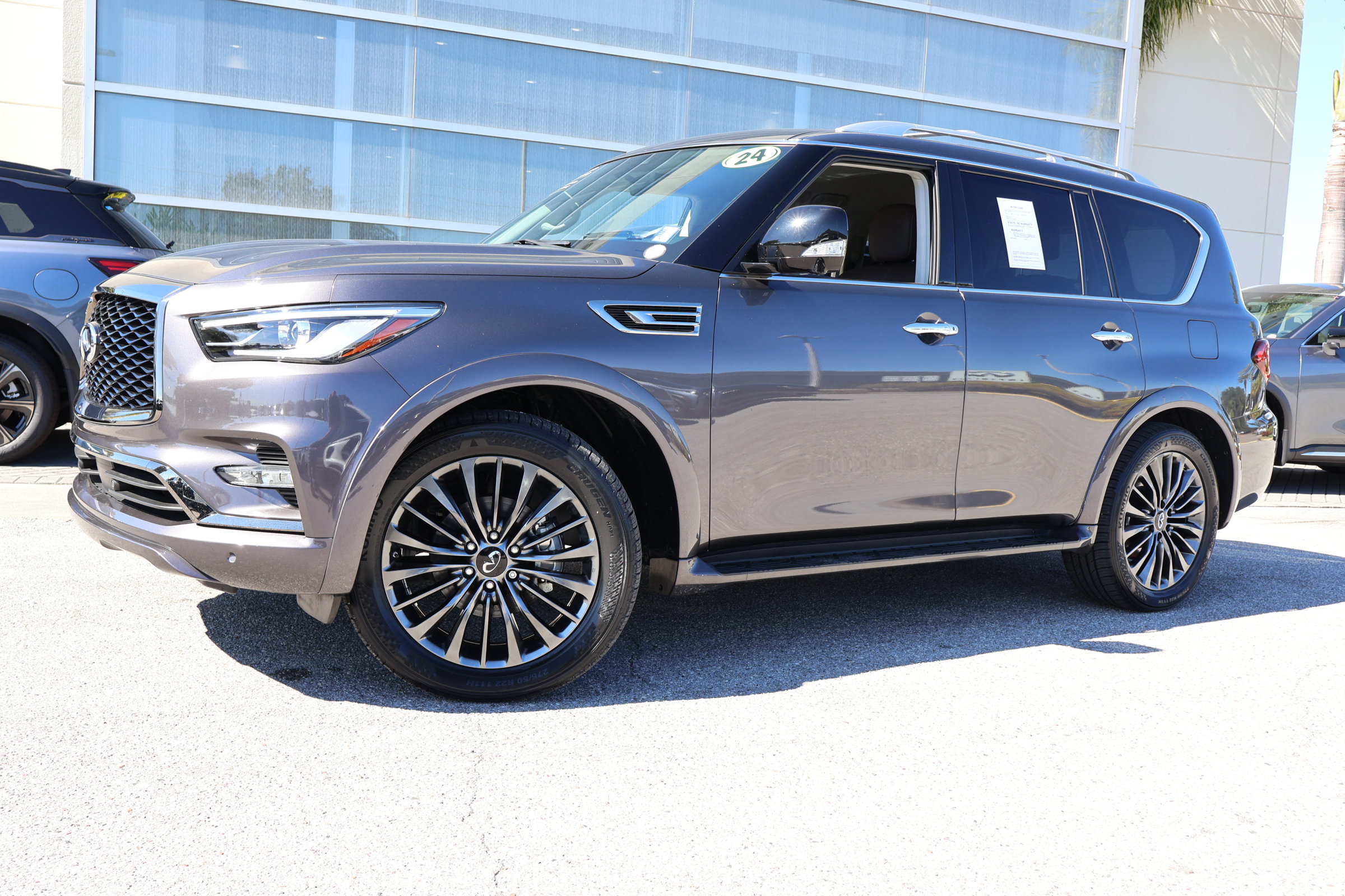 2024 INFINITI QX80 PREMIUM SELECT 4WD's photo