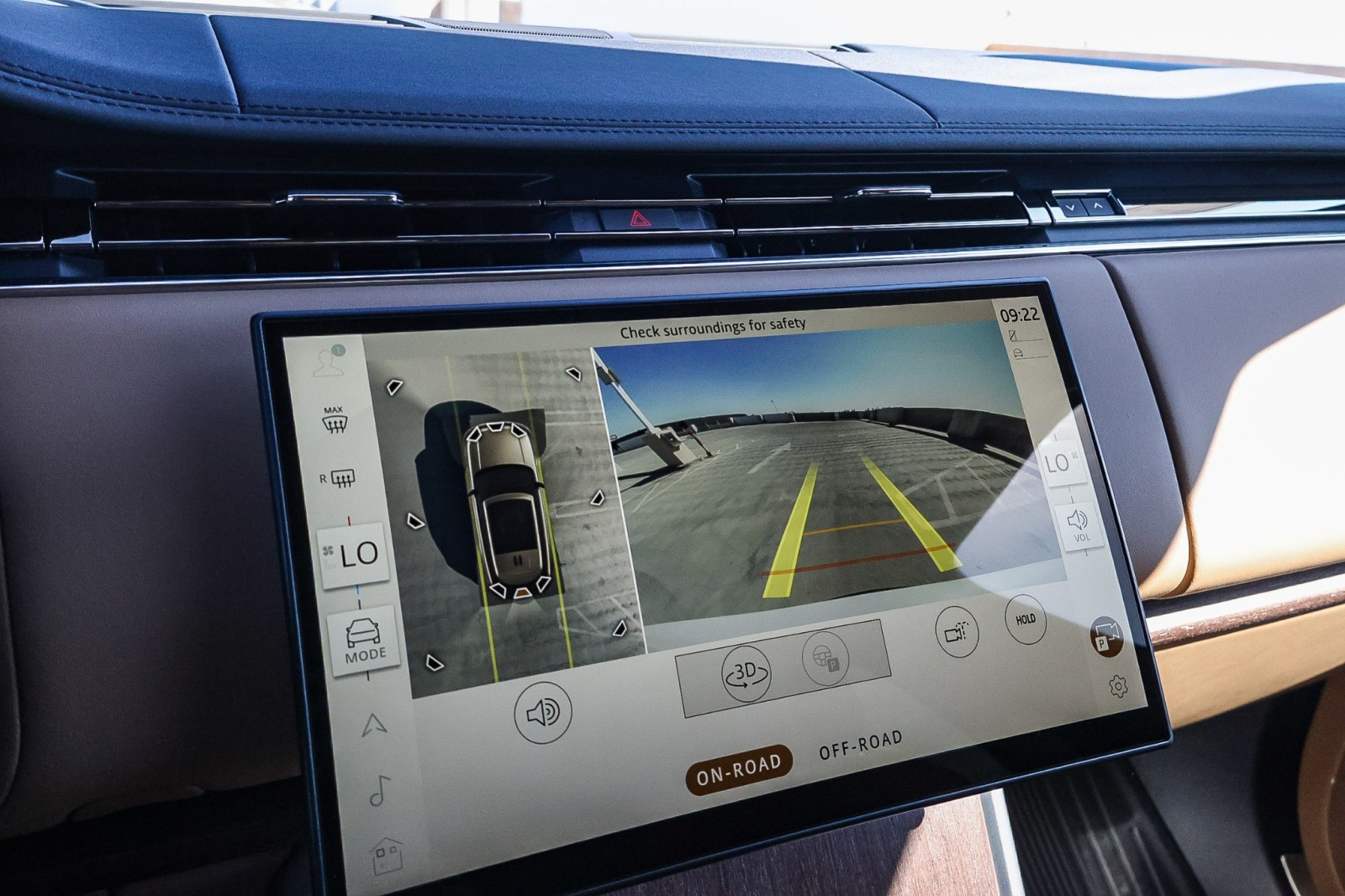 2025 Land Rover Range Rover SE photo 21