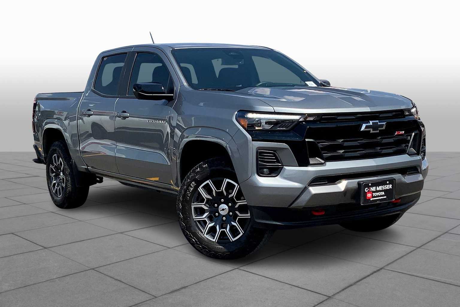 2024 Chevrolet Colorado Z71 photo 2