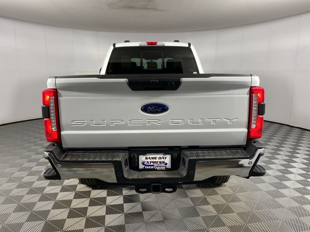 2024 Ford F-350 XLT photo 3