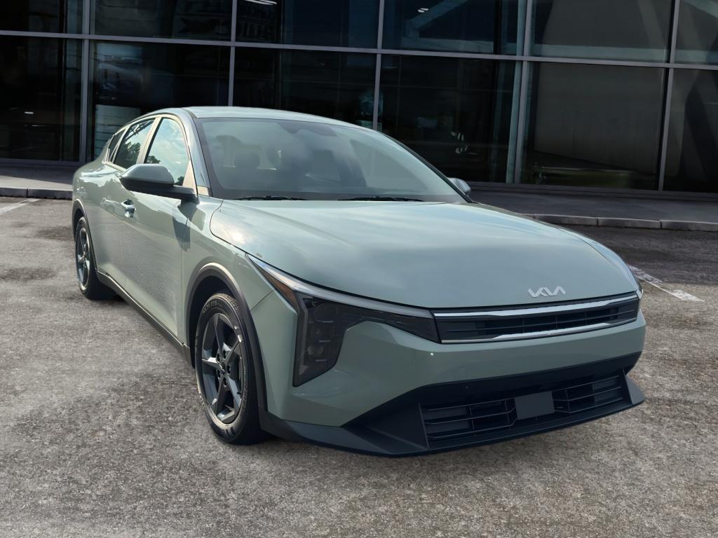2025 Kia K4 LXS photo 3