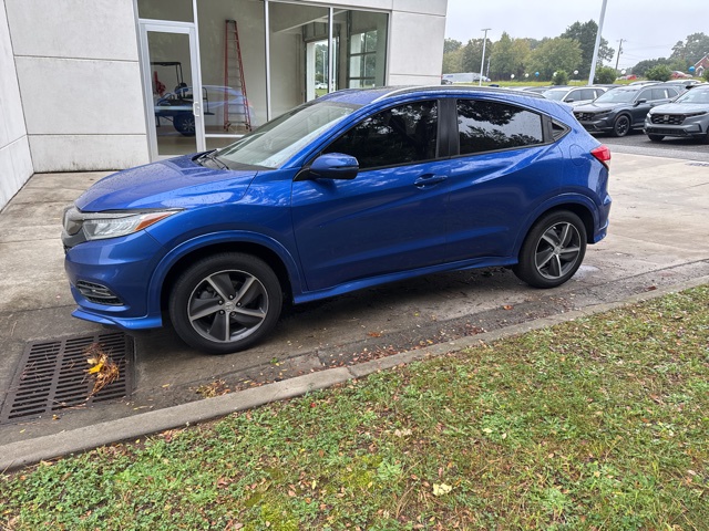 2020 Honda HR-V Touring photo 2