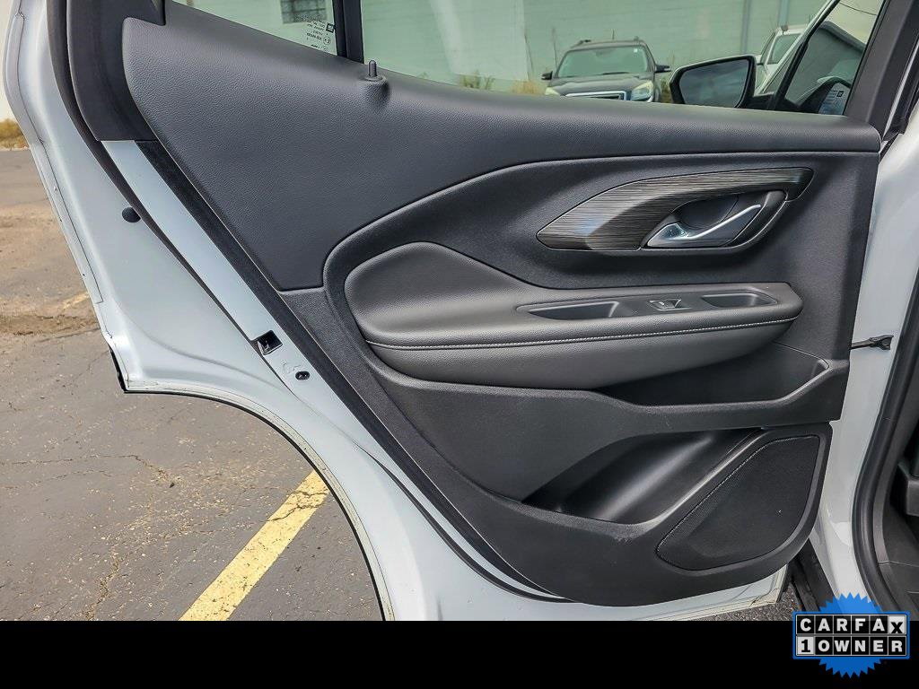 2022 GMC TERRAIN - Image 19