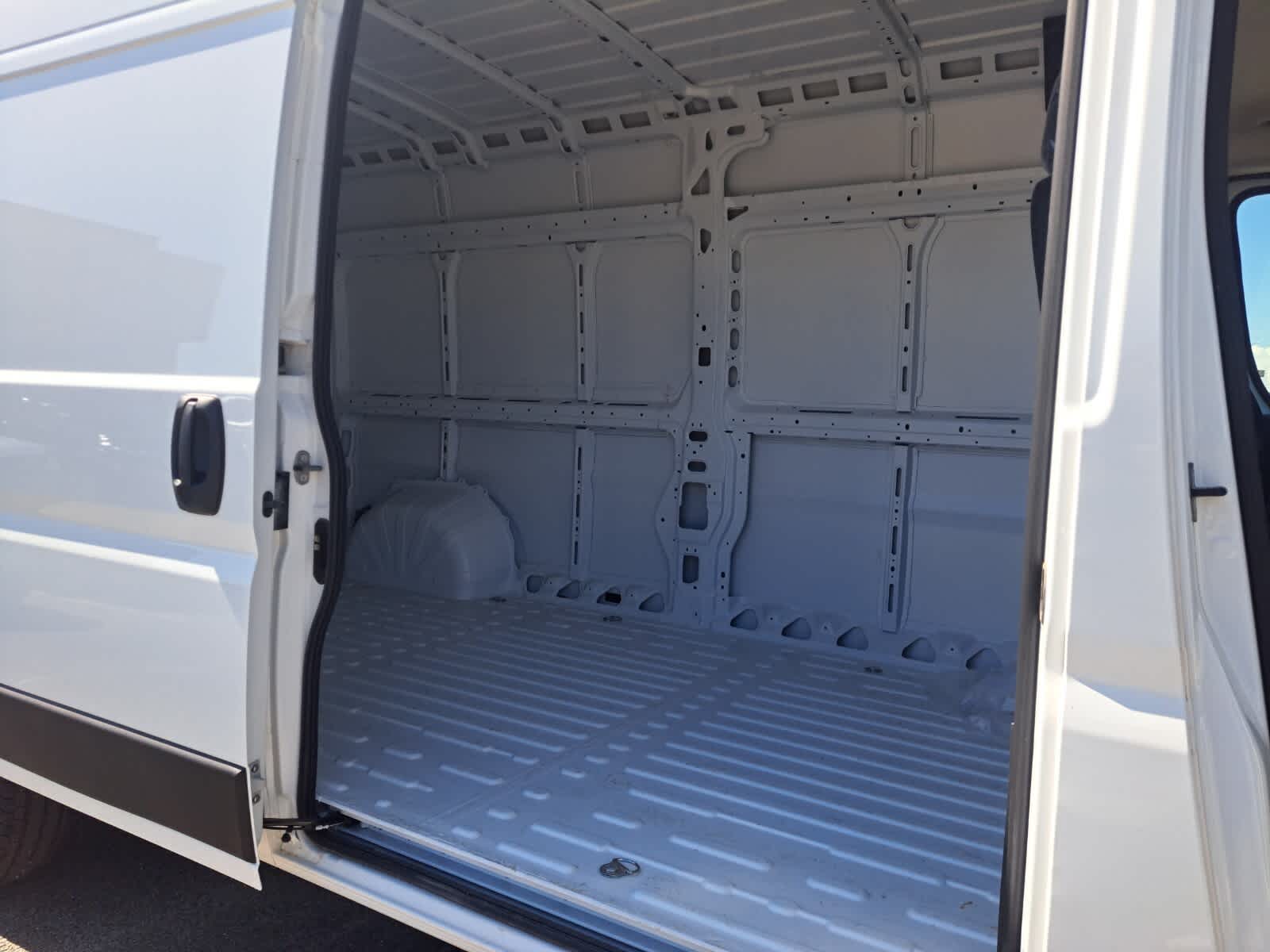 2025 Ram ProMaster 2500 photo 17