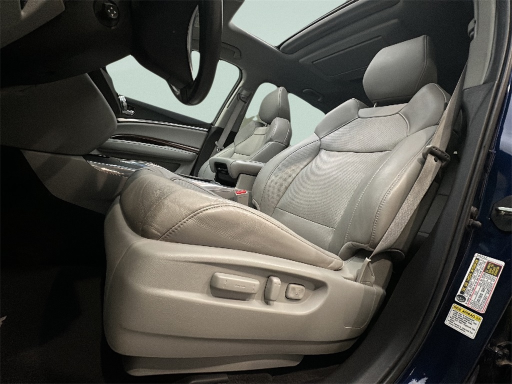 2016 Acura MDX SH-AWD Advance Entertainment photo 6