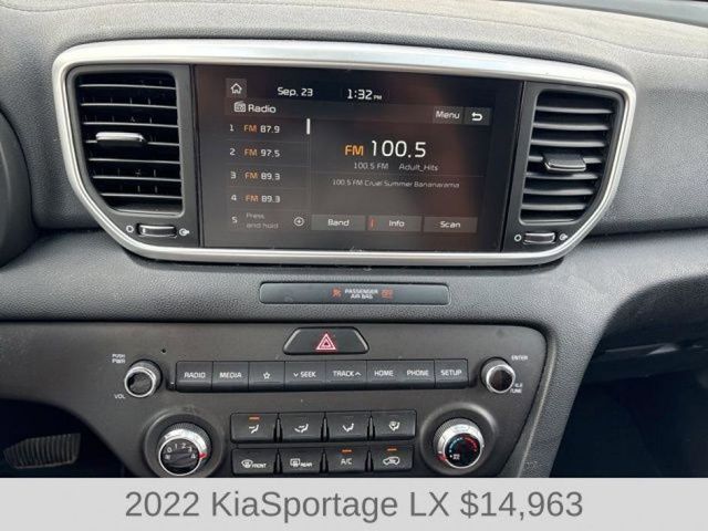 2022 Kia Sportage LX photo 11