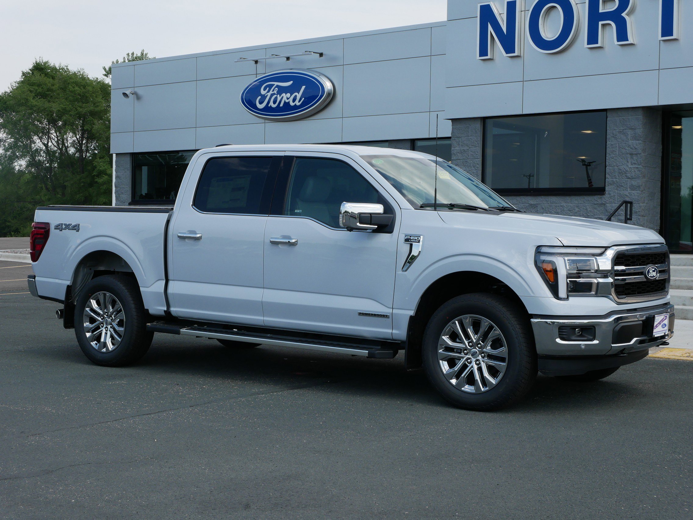2025 Ford F-150 Lariat photo 2