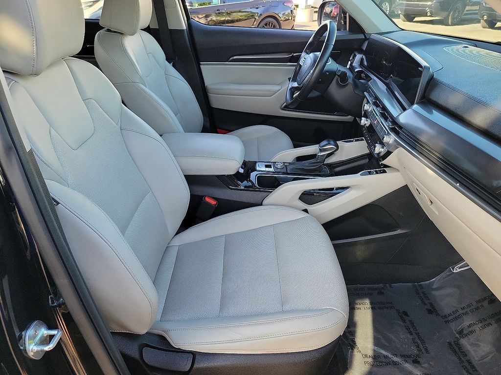 2023 Kia Telluride S photo 13