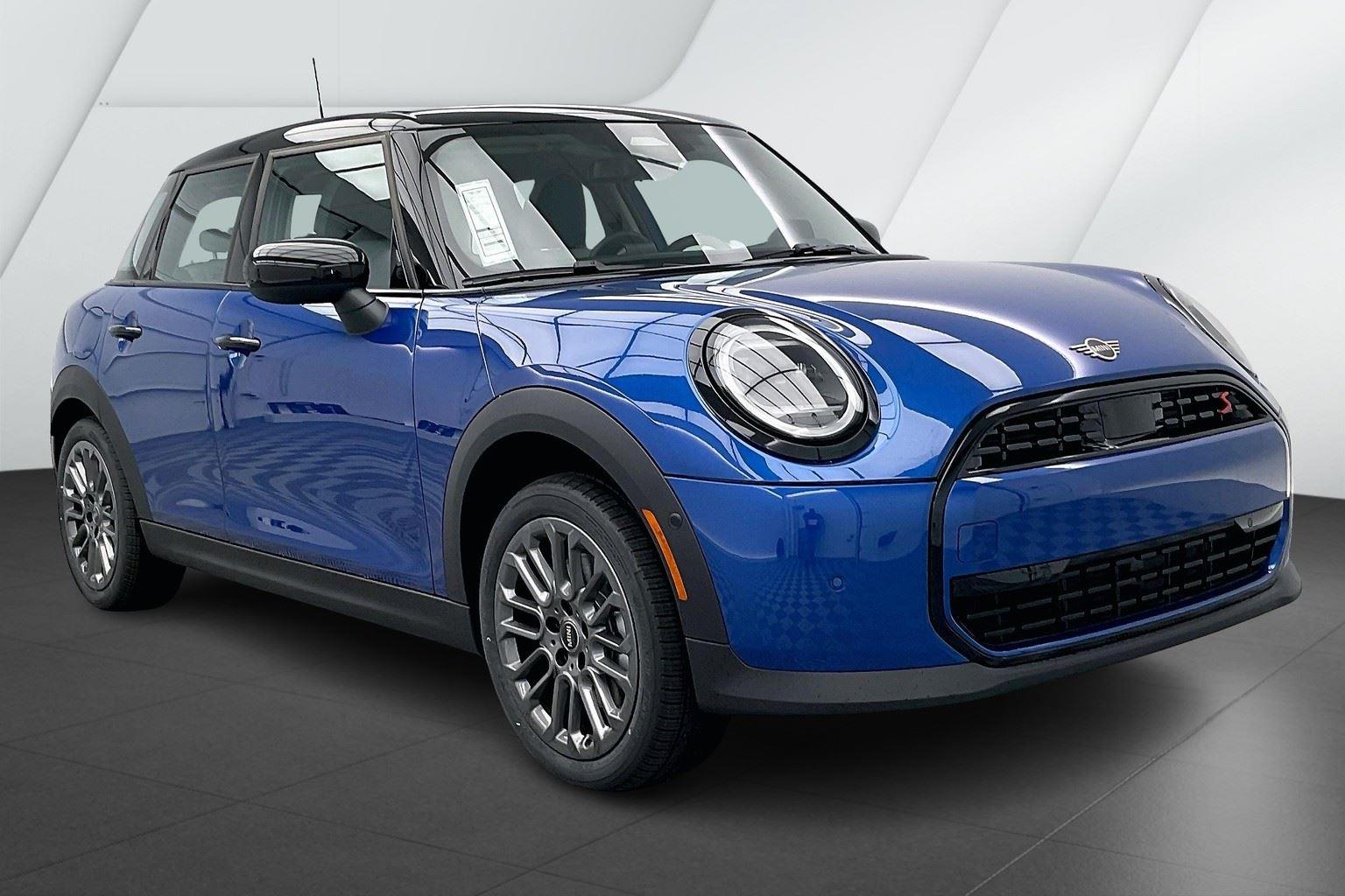 2025 Mini Cooper 4 Door Hardtop Signature photo 2