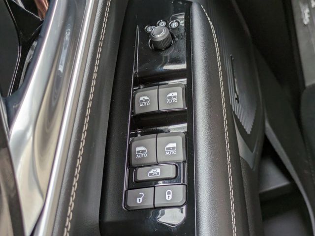 2024 Jeep Wagoneer L Series III photo 18