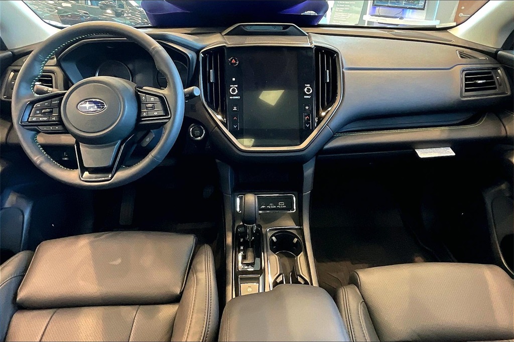2025 Subaru Ascent Onyx Edition Touring photo 2