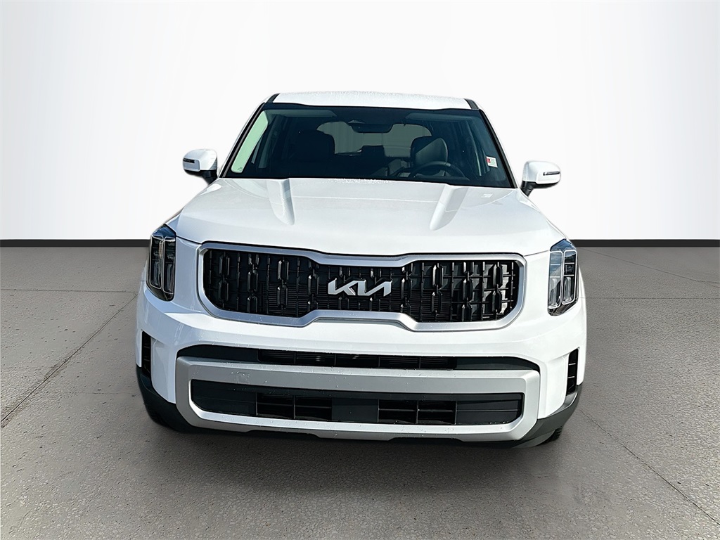 2025 Kia Telluride LX photo 2