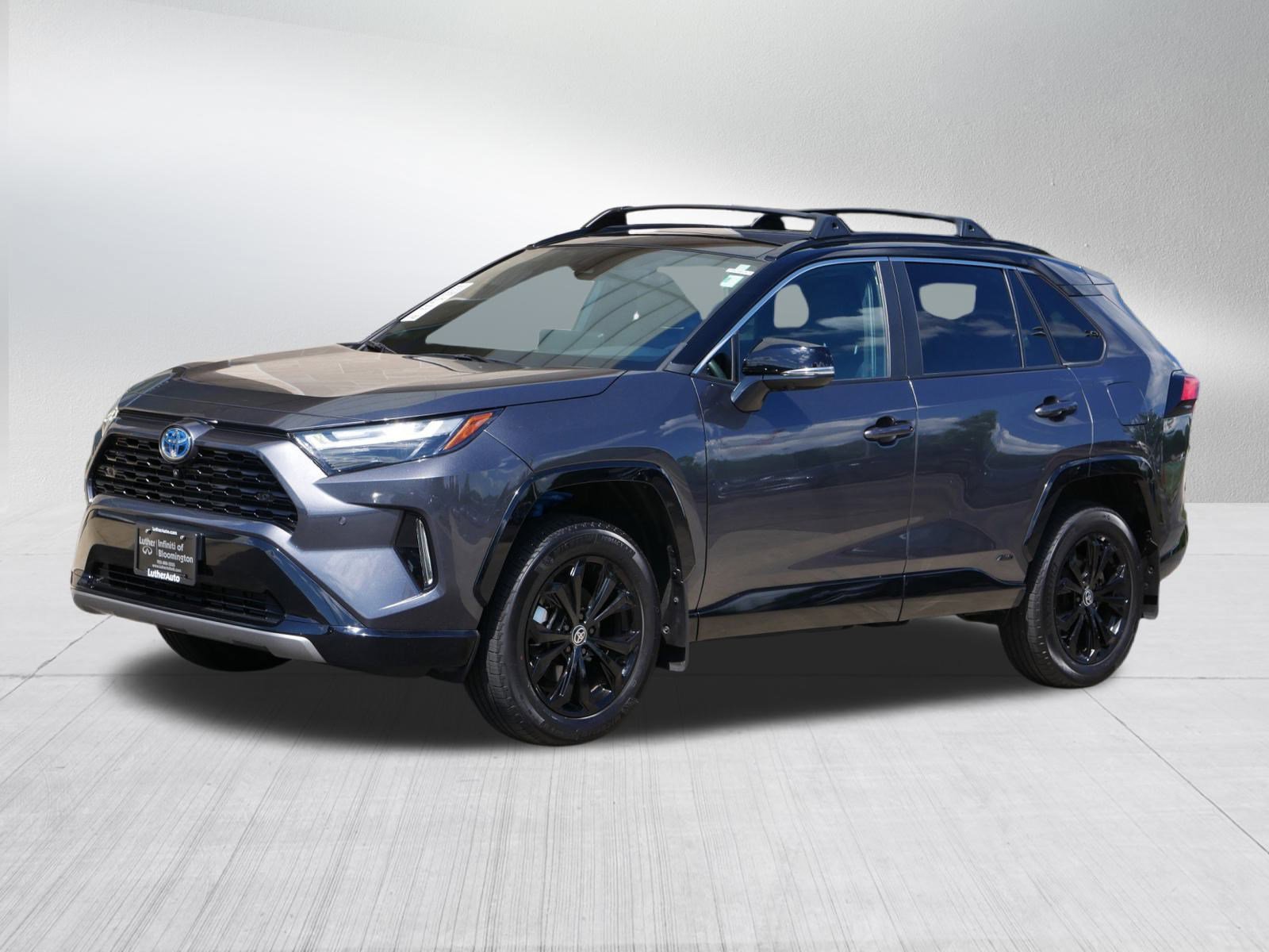 2023 Toyota RAV4 XSE photo 3
