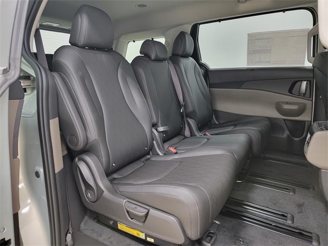 2026 Kia Carnival EX photo 16