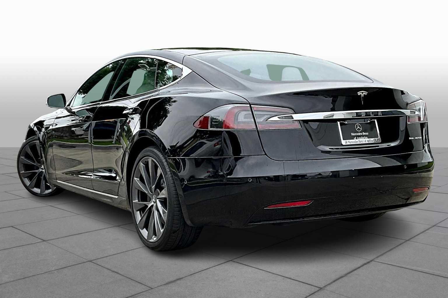 2021 Tesla Model S Long Range Plus photo 11