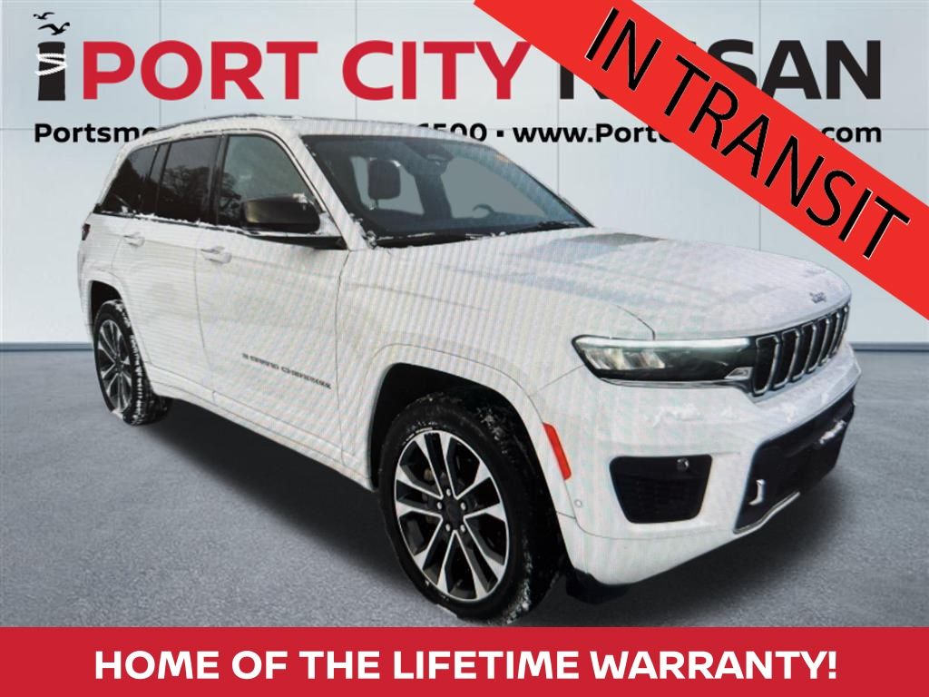 2022 Jeep Grand Cherokee Overland's photo