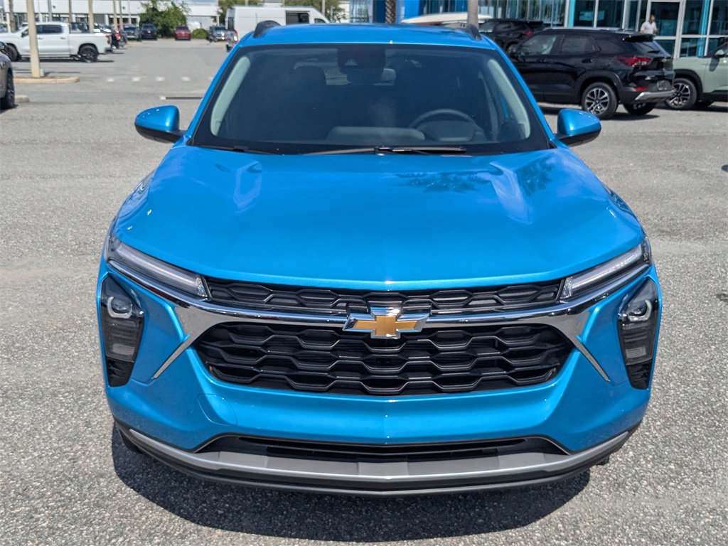 2025 Chevrolet Trax LT photo 6