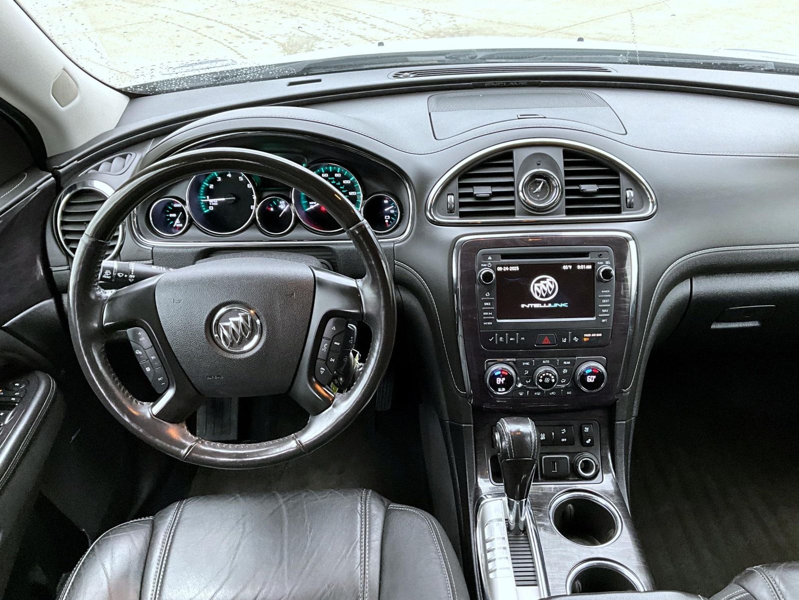 2017 Buick Enclave Premium photo 12
