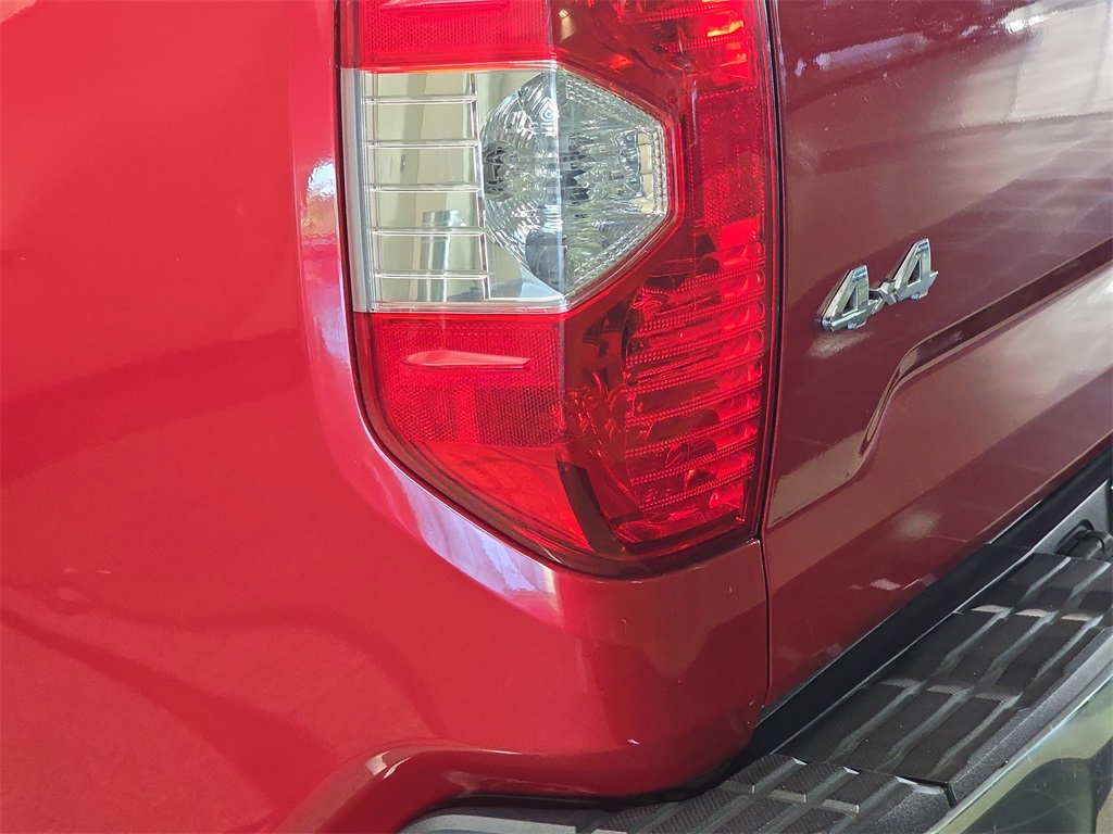 2016 Toyota Tundra SR5 photo 34