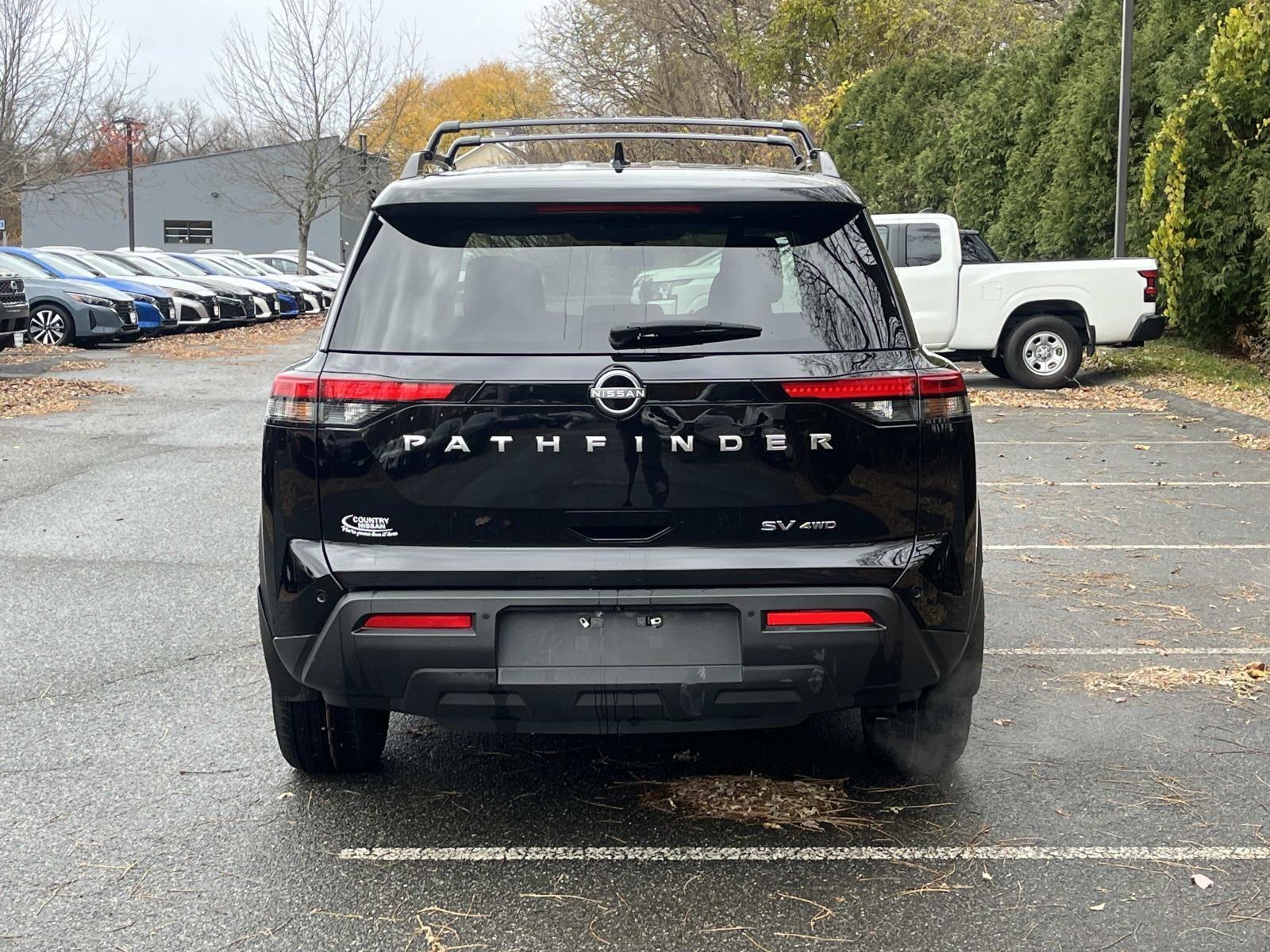 2024 Nissan Pathfinder SV photo 2