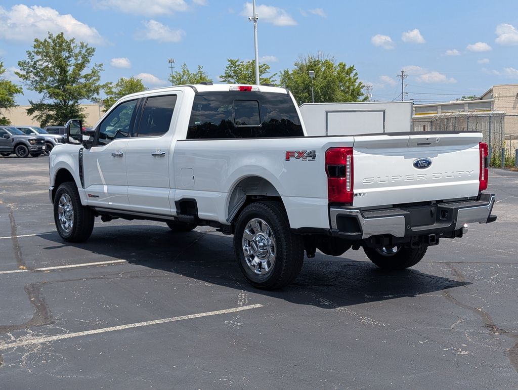 2025 Ford F-350 Lariat photo 4