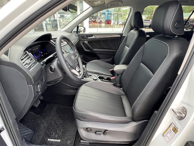 2022 Volkswagen Tiguan SE photo 14