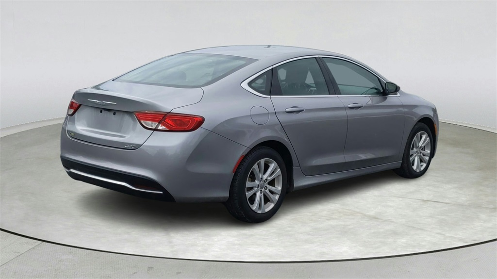 2017 Chrysler 200 Limited photo 3