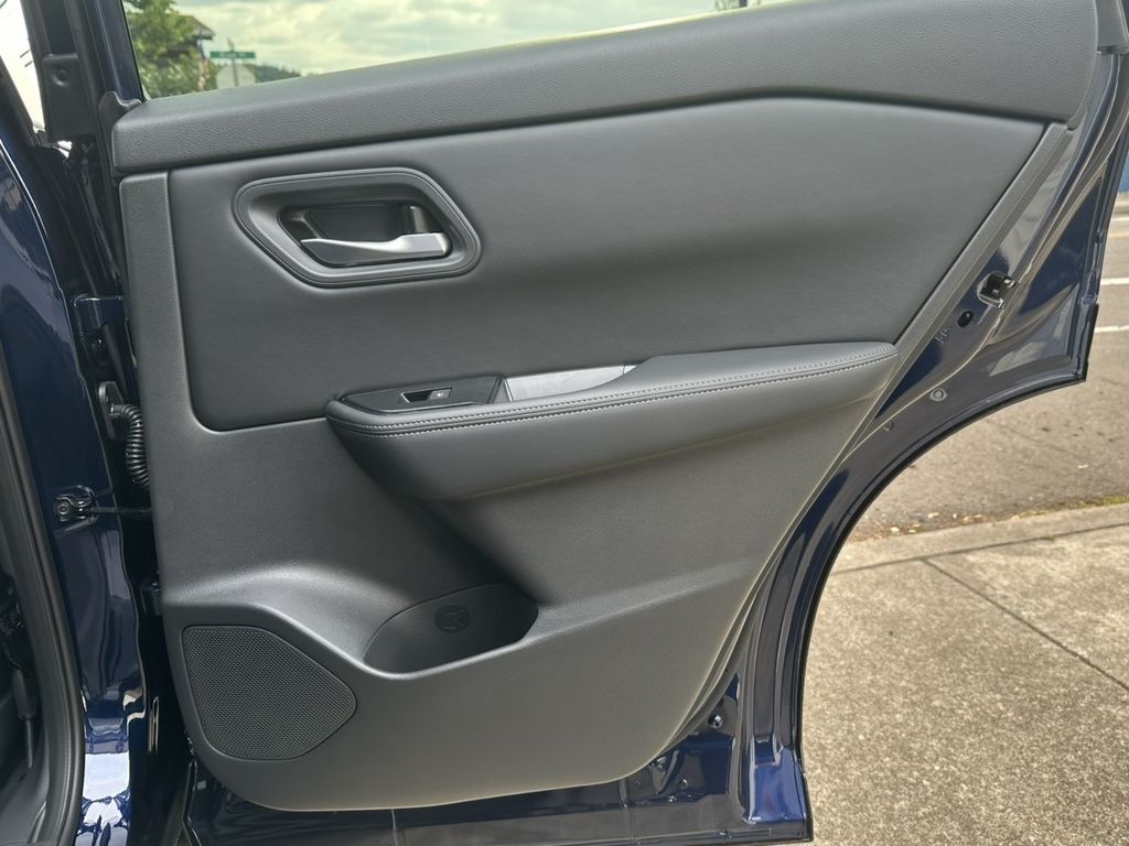2026 Nissan Rogue SV photo 26