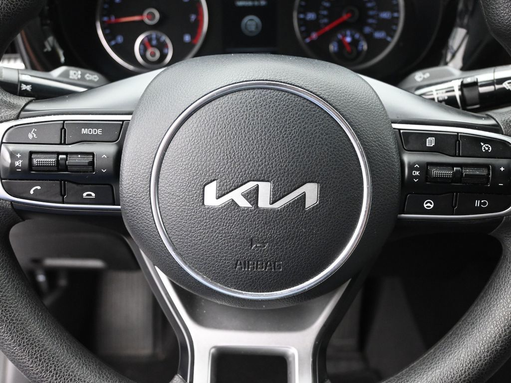 2023 Kia K5 LXS photo 12