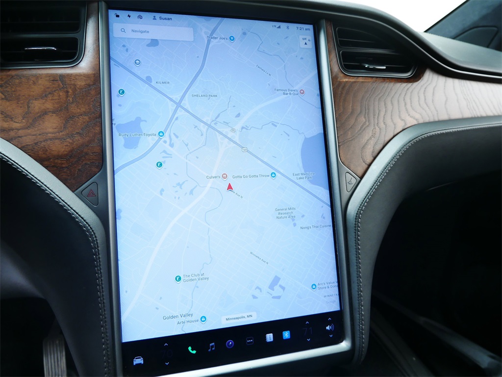 2019 Tesla Model X Long Range photo 23