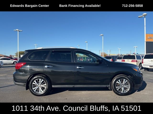 2017 Nissan Pathfinder SL