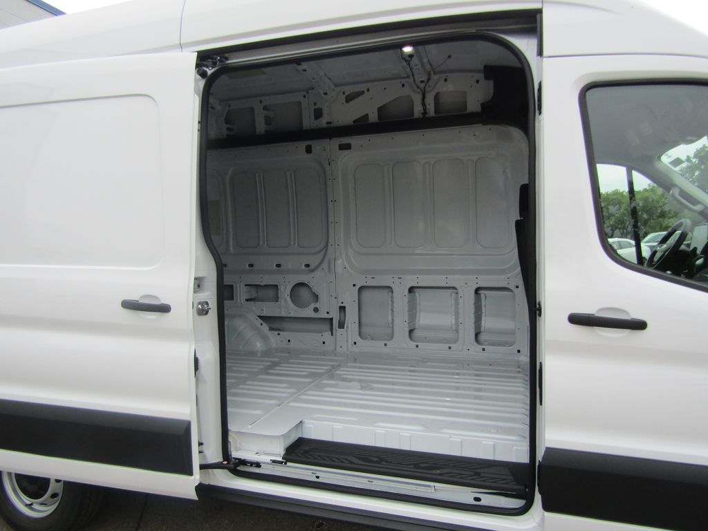 2025 Ford Transit Cargo Van photo 6