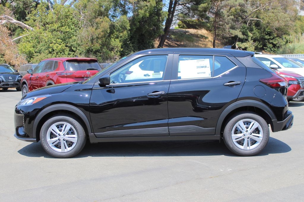 2025 Nissan Kicks Play S photo 8