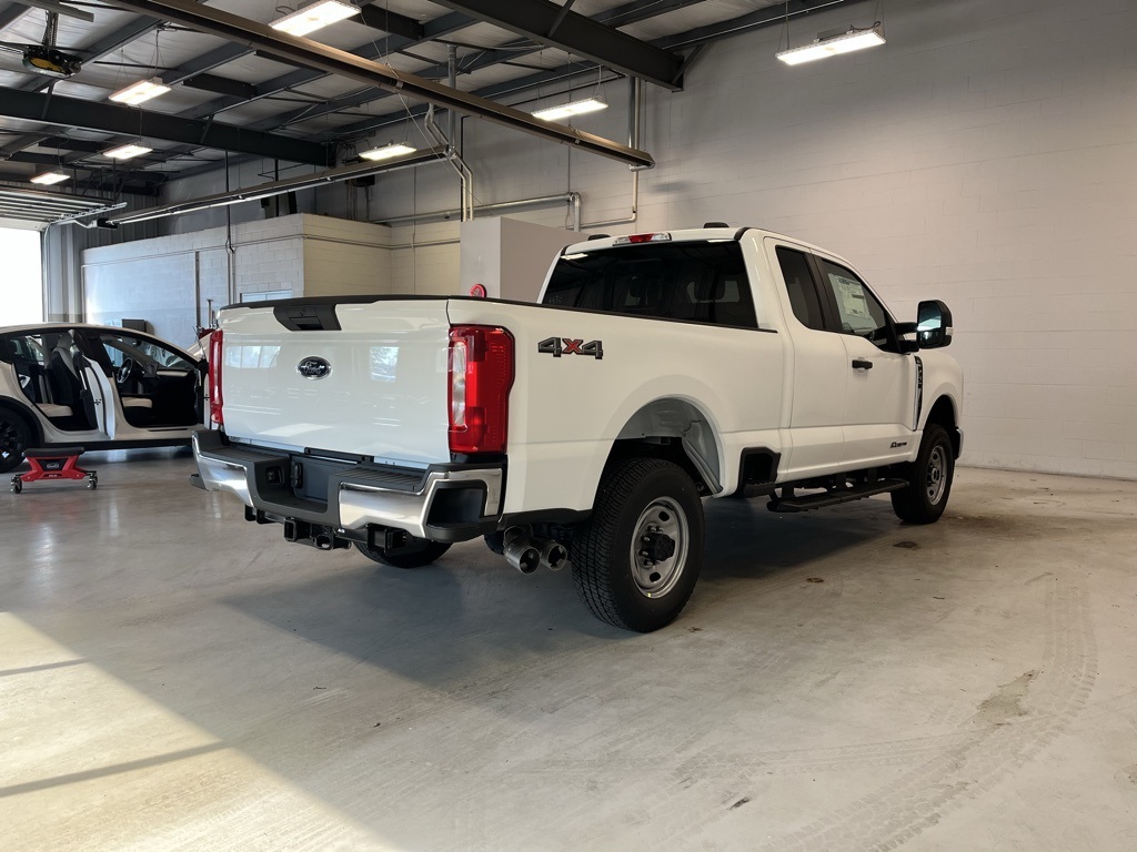 2026 Ford F-350 XL photo 4