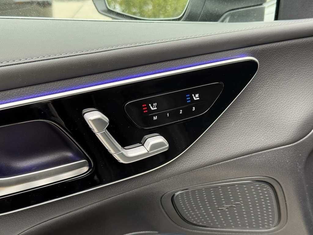 2026 Mercedes Benz GLC 300 photo 4