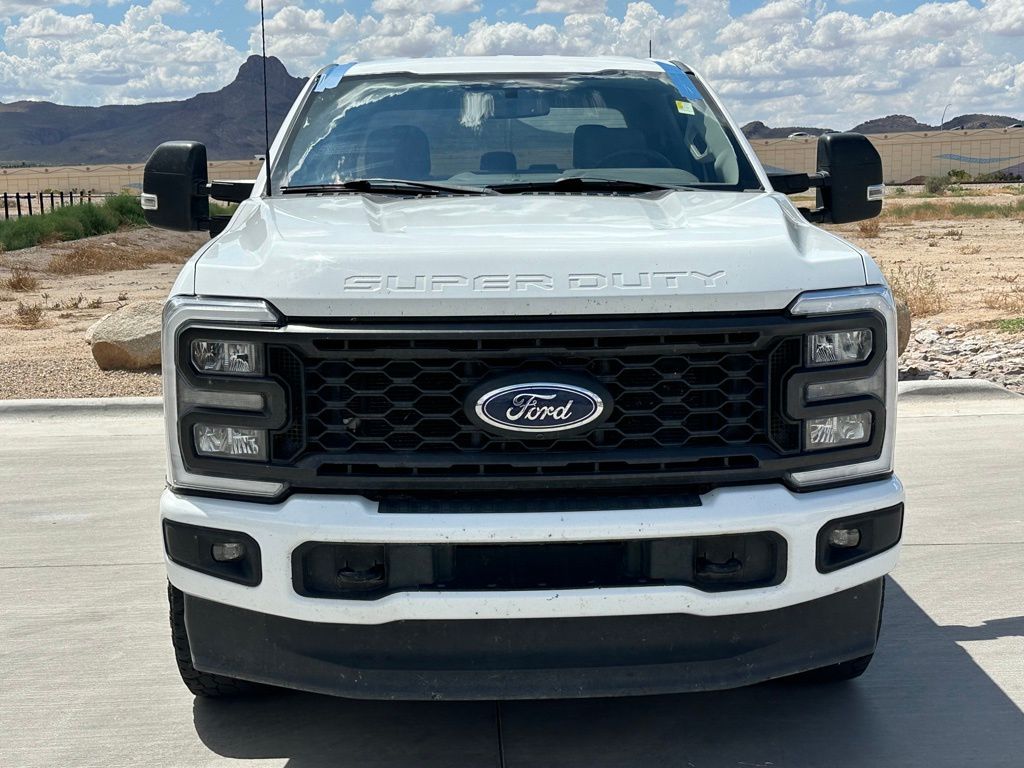 2023 Ford F-250 photo 2