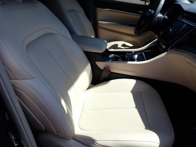 2023 Jeep Grand Cherokee Limited photo 11