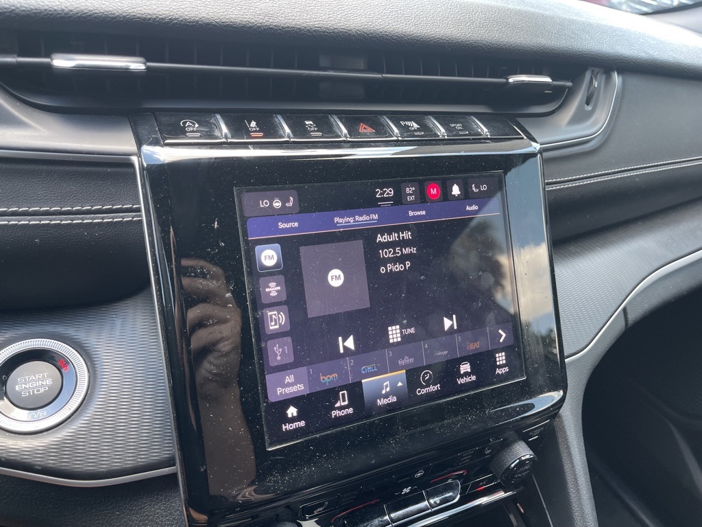 2023 Jeep Grand Cherokee Altitude photo 10